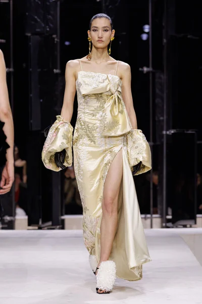 Look 50